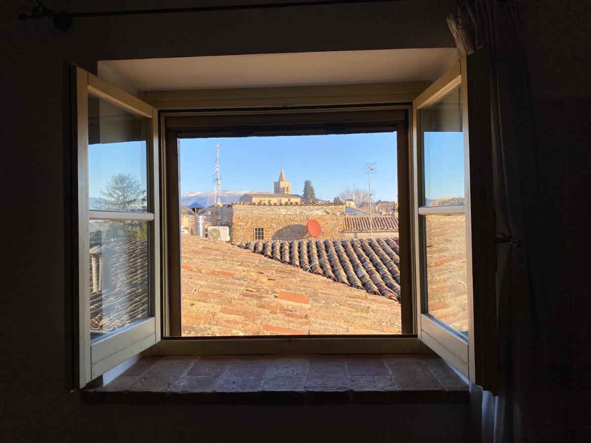 Hotel Palazzo Brunamonti Bevagna Kültér fotó
