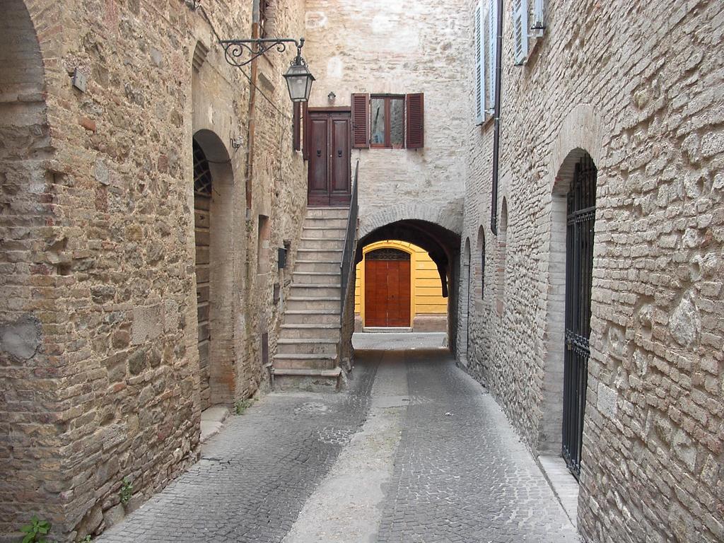 Hotel Palazzo Brunamonti Bevagna Kültér fotó