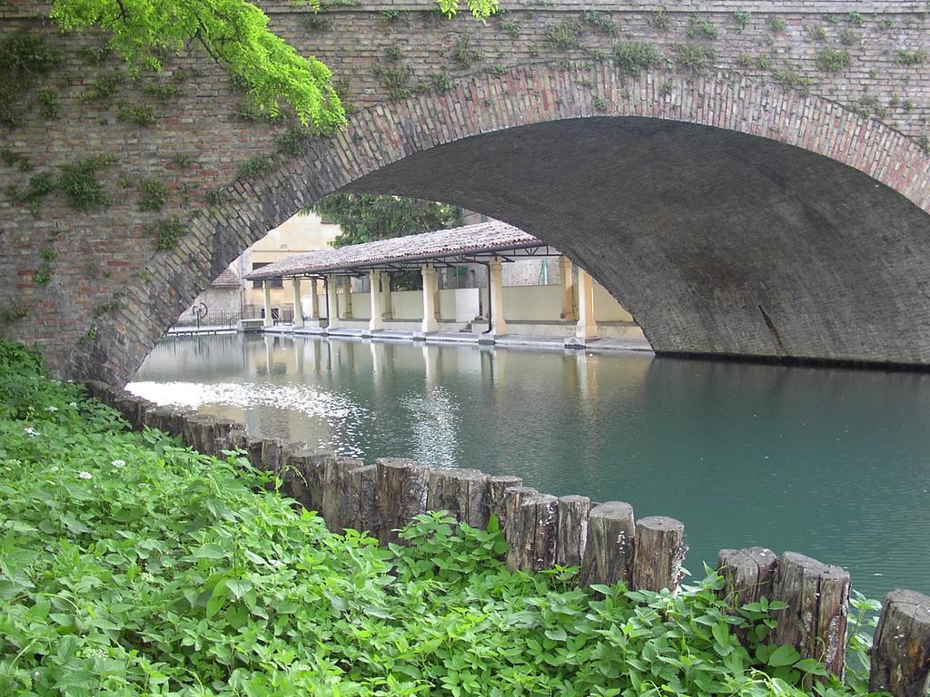 Hotel Palazzo Brunamonti Bevagna Kültér fotó