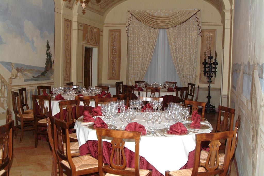 Hotel Palazzo Brunamonti Bevagna Kültér fotó