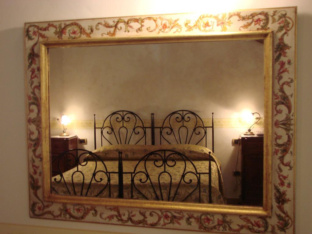 Hotel Palazzo Brunamonti Bevagna Kültér fotó