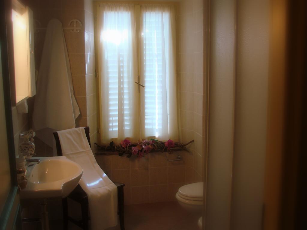 Hotel Palazzo Brunamonti Bevagna Kültér fotó