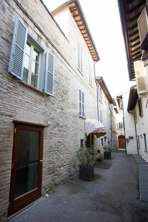 Hotel Palazzo Brunamonti Bevagna Kültér fotó