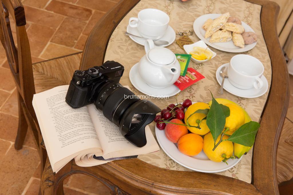 Hotel Palazzo Brunamonti Bevagna Kültér fotó